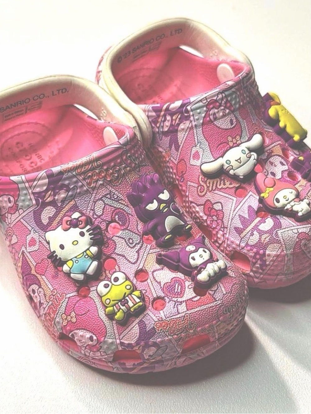 (825-2) Crocs x Sanrio Hello Kitty and Friends Classic Clog Toddler Size 6 Pink